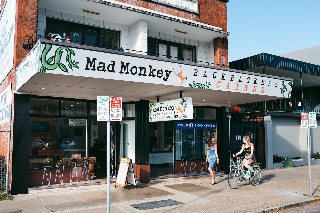 Mad Monkey Central Κερνς Εξωτερικό φωτογραφία